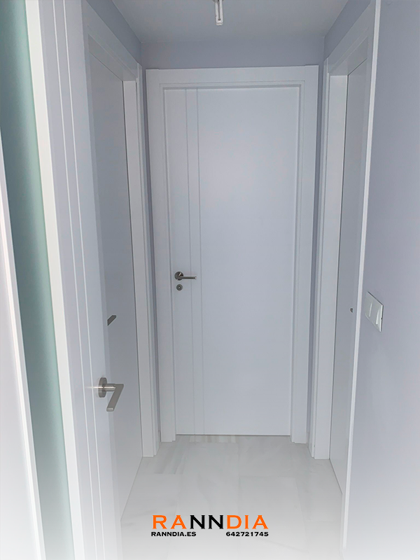 Puerta de interior modelo 11 en Fuengirola
